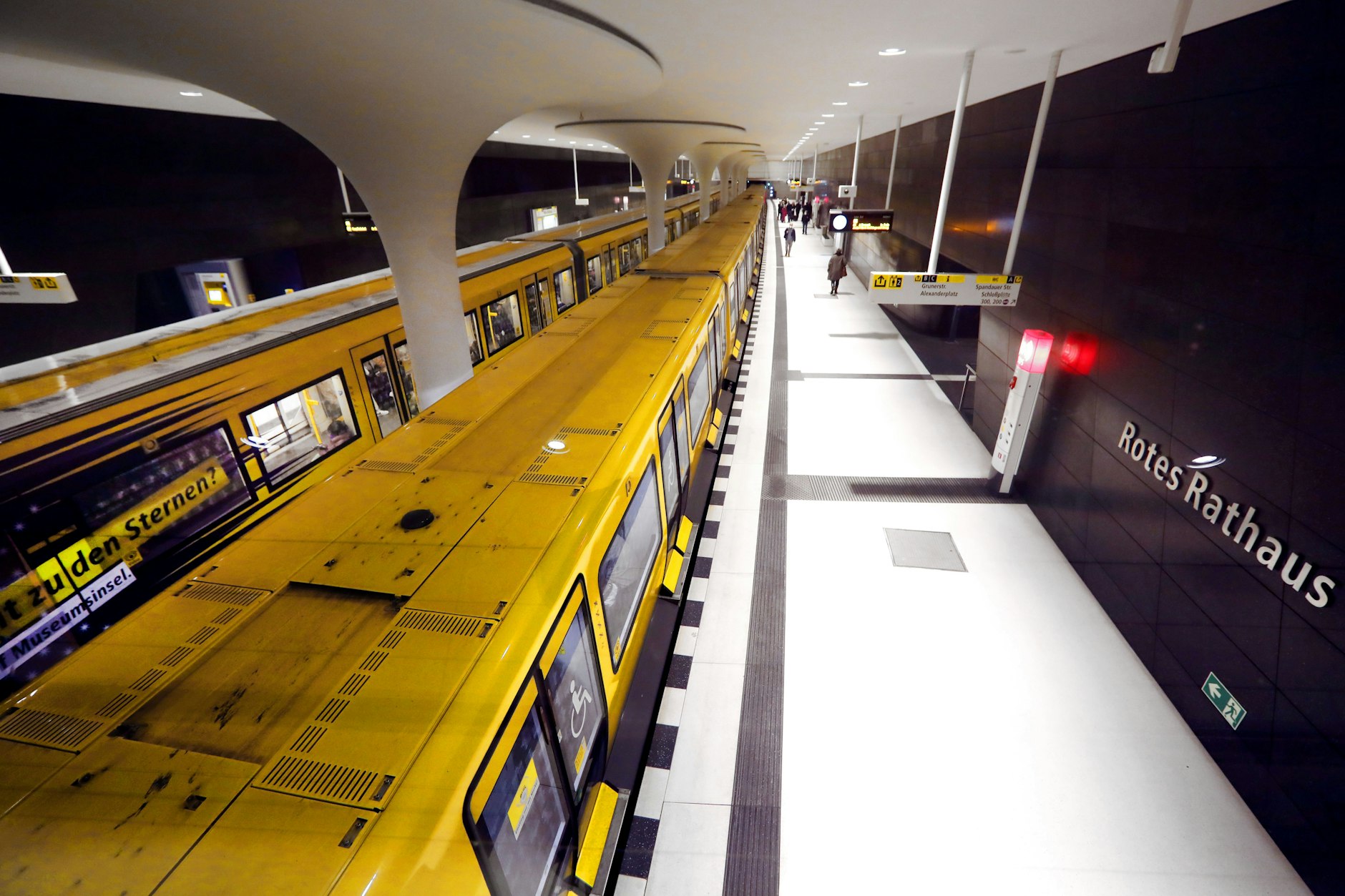 Der Bahnhof Rotes Rathaus an der U5 in Mitte. Die Strecke vom Alexanderplatz zum Hauptbahnhof war das bisher letzte Neubauprojekt. Die 2,2 Kilometer kosteten mehr als eine halbe Milliarde Euro.