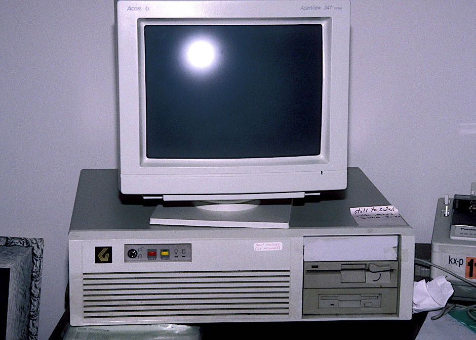Ein alter PC, der symbolisch für die digitale Gegenwart in Deutschland steht. Ja!