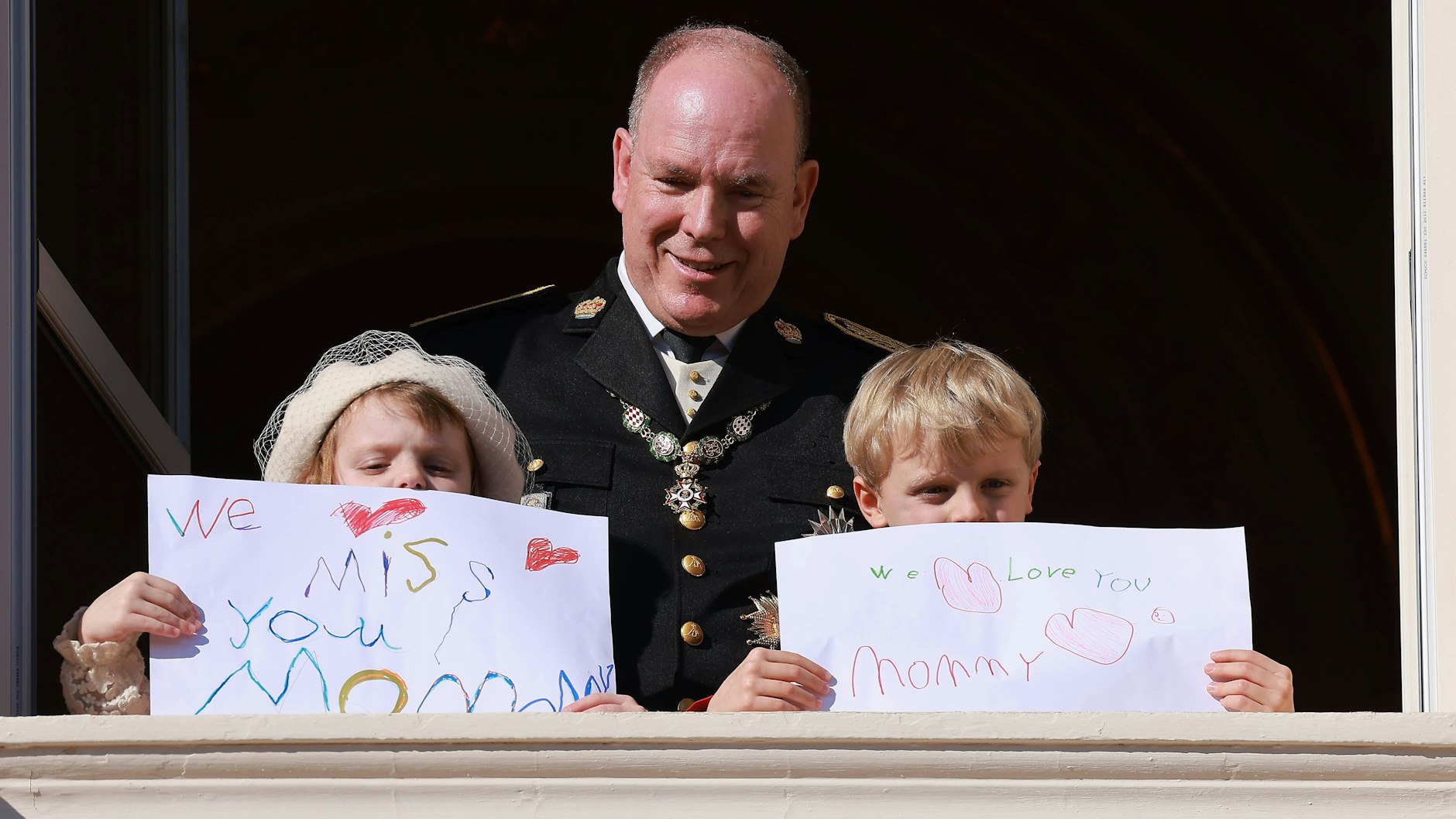 Fürst Albert und die Kinder Jacques und Gabriella sendeten liebevolle Grüße an Charlene.&nbsp;