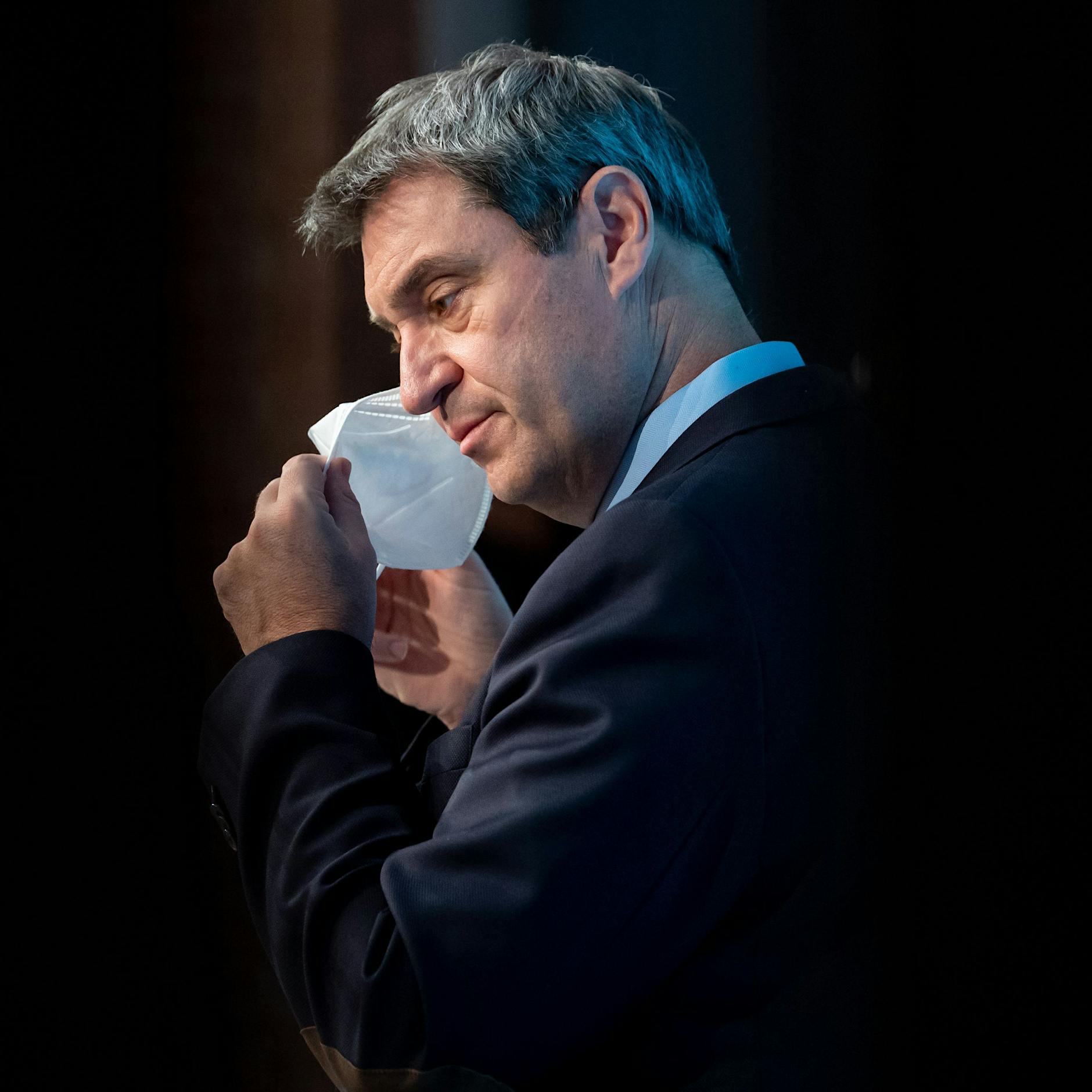 Corona-Hammer in Bayern: Lockdown in Hotspots, alle Weihnachtsmärkte abgesagt – weil sie schon Patienten nach Italien ausfliegen müssen!