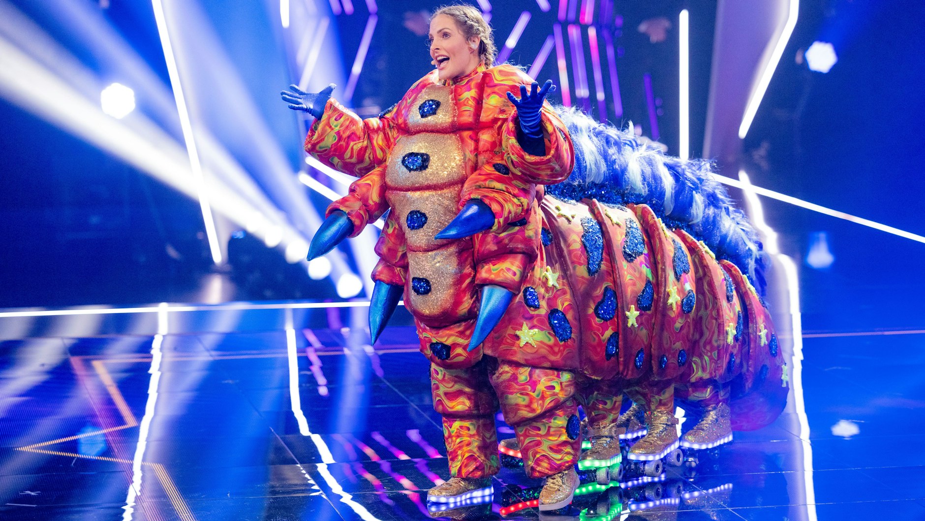 Auch, dass Sandy Mölling sich bei&nbsp;„The Masked Singer“ in der Raupe versteckte, überraschte die Fans nicht.