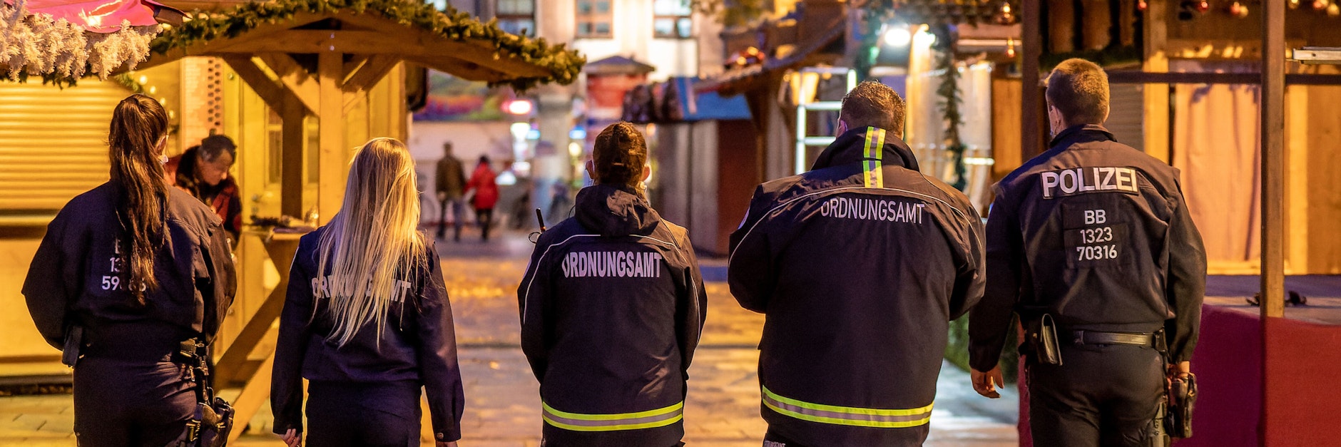 Polizei und Ordnungsamt sollen – wie hier in Cottbus – die Einhaltung der Corona-Regeln kontrollieren. 