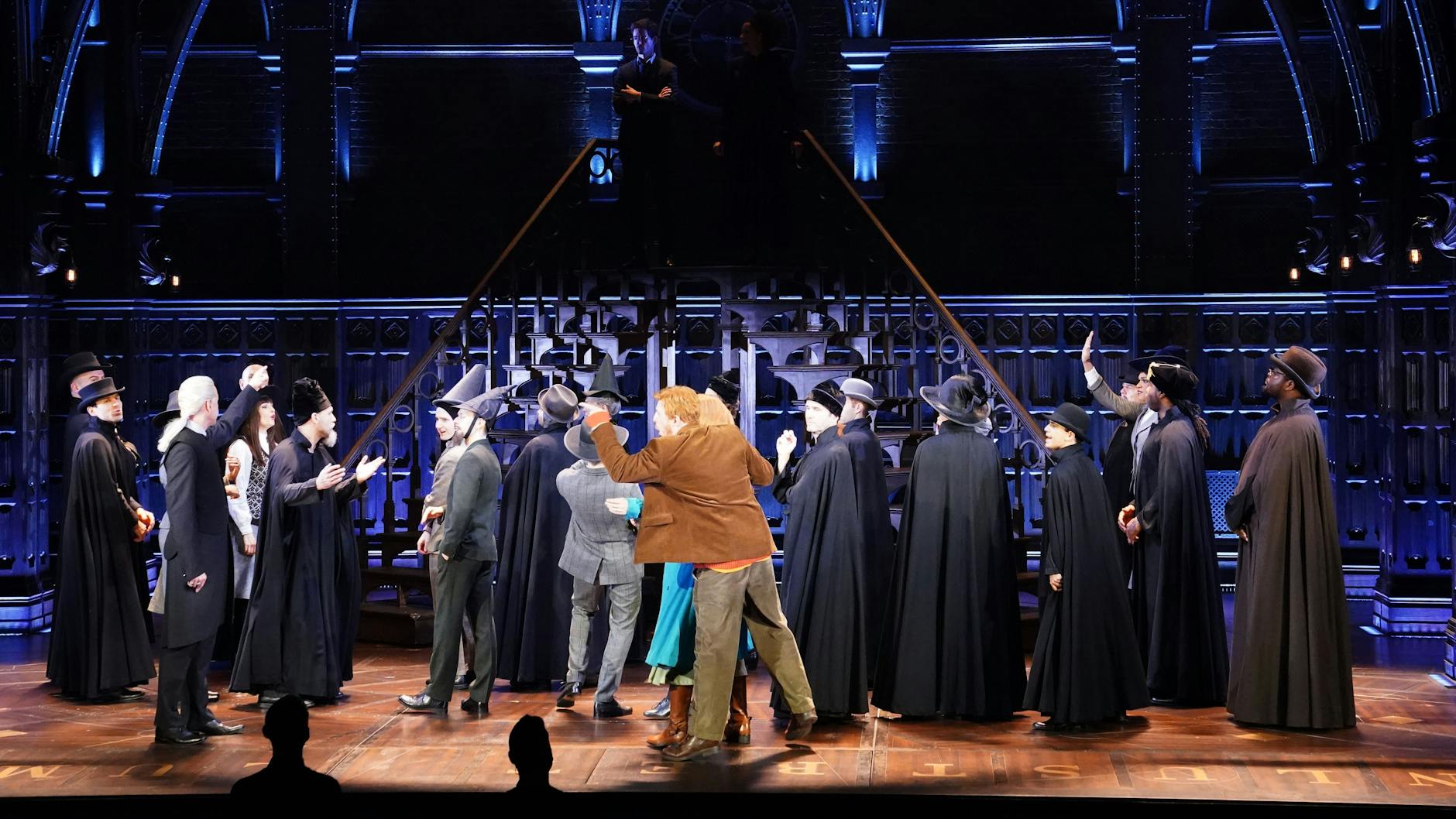 Eine Szene aus „Harry Potter und das verwunschene Kind“ auf der Bühne im Mehr! Theater am Großmarkt in Hamburg. Die Premiere findet am 5. Dezember statt. 