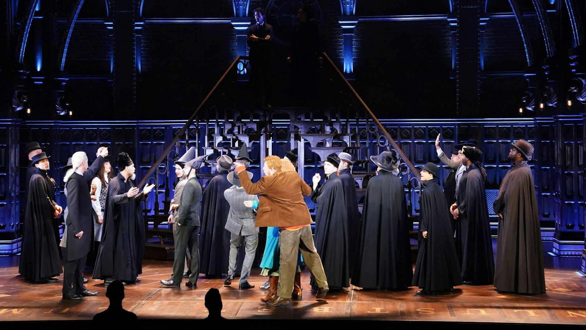 Eine Szene aus „Harry Potter und das verwunschene Kind“ auf der Bühne im Mehr! Theater am Großmarkt in Hamburg. Die Premiere findet am 5. Dezember statt.&nbsp;