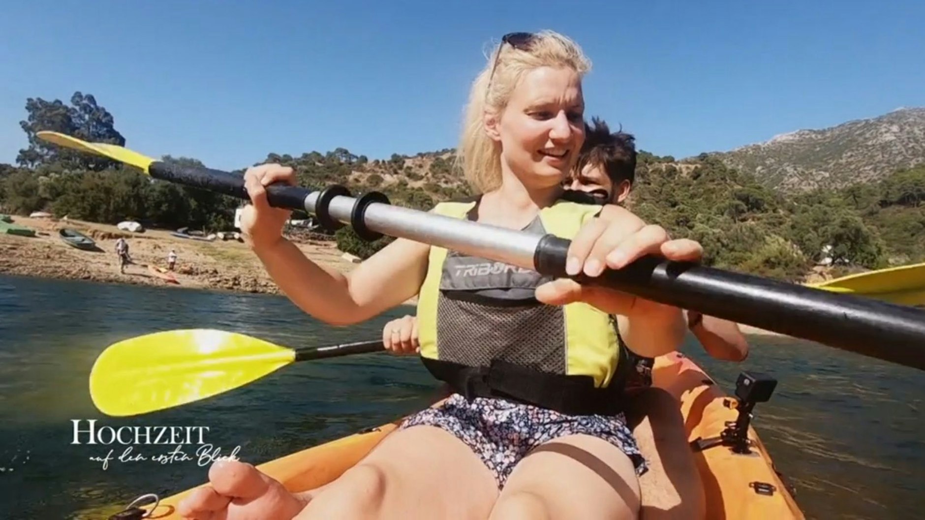 Es herrscht Krisenstimmung bei „Hochzeit auf den ersten Blick“-Paar Anika und David beim gemeinsamen Paddeln. 