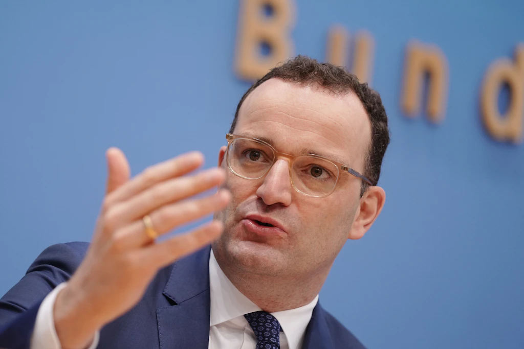 Deckelung von Biontech-Impfstoff: Spahn bedauert Probleme
