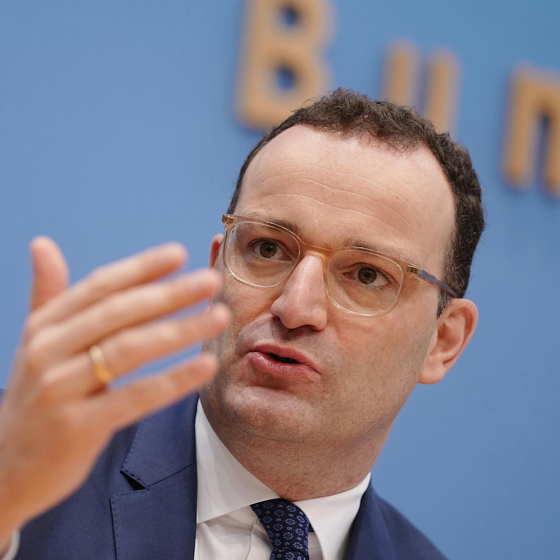 Deckelung von Biontech-Impfstoff: Spahn bedauert Probleme