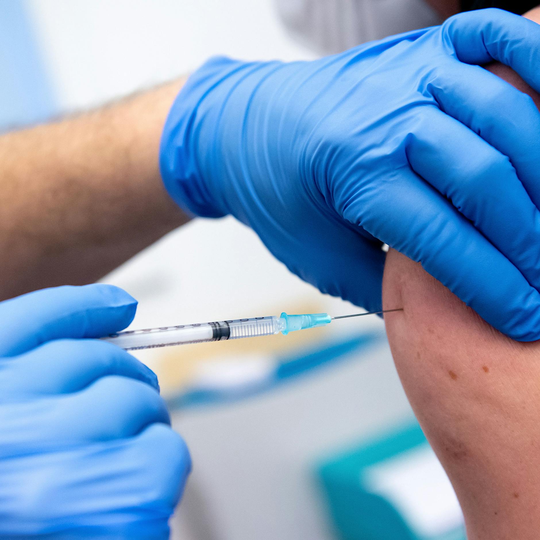 Jurist: Verlust des Versicherungsschutzes für Impfverweigerer denkbar