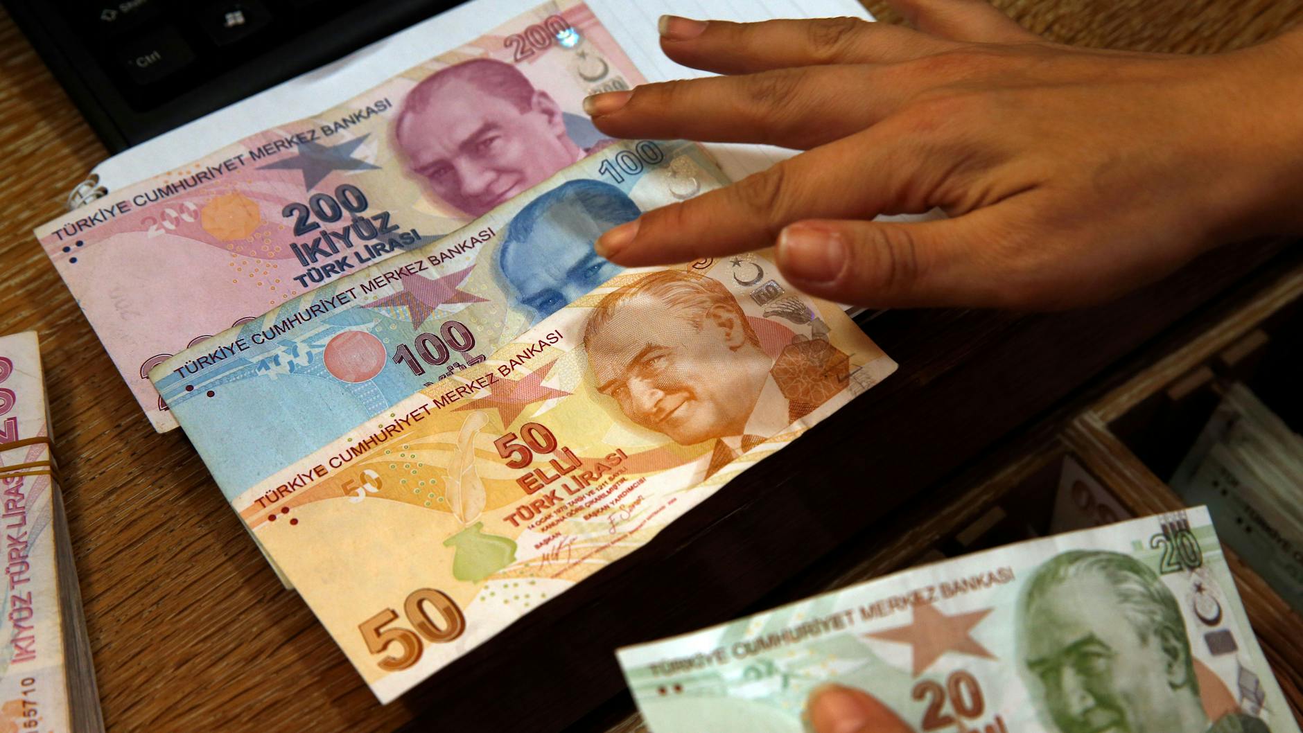 Die türkische Lira ist am Dienstag eingebrochen.