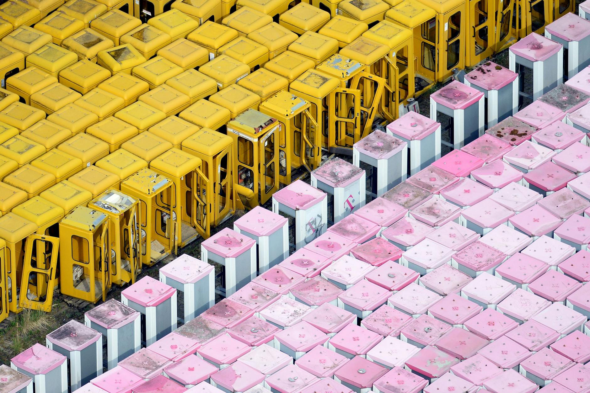 So sieht sie von oben aus, die Sammelstelle für Telefonzellen im brandenburgischen Michendorf.