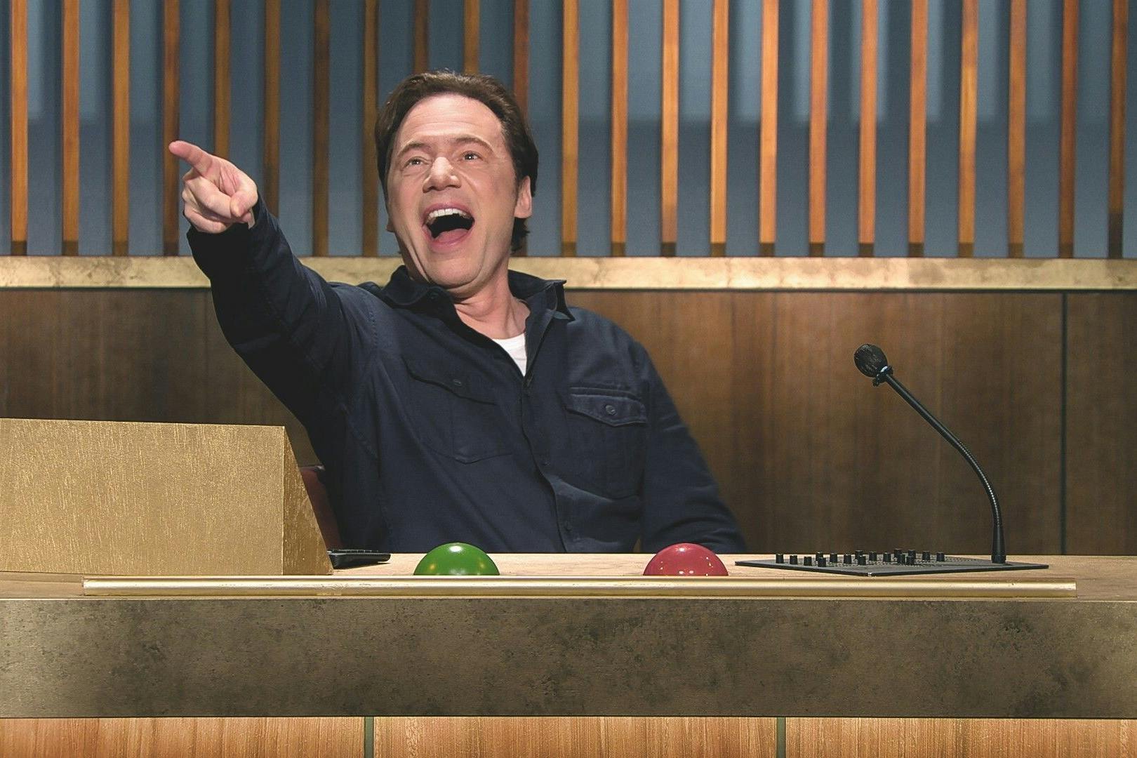 Michael Bully Herbig moderiert die Comedy-Show LOL.