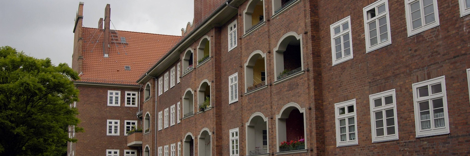 Das Gebäude-Ensemble in der Woelckestraße ist denkmalgeschützt. Ein Aufgang stand jedoch viele Jahre leer.