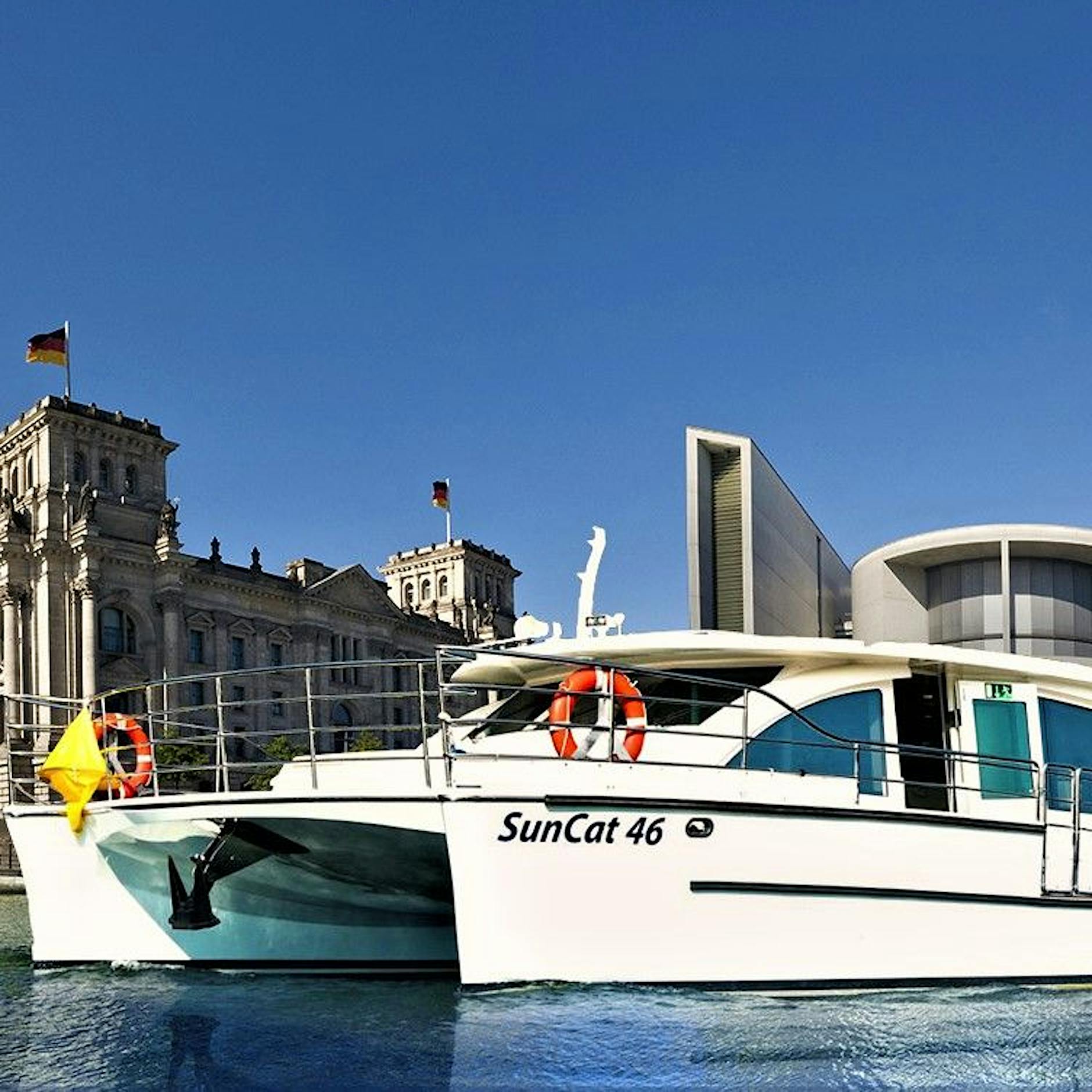 Schiffstour Solarkatamaran Solarschiff Berlin | Tickets