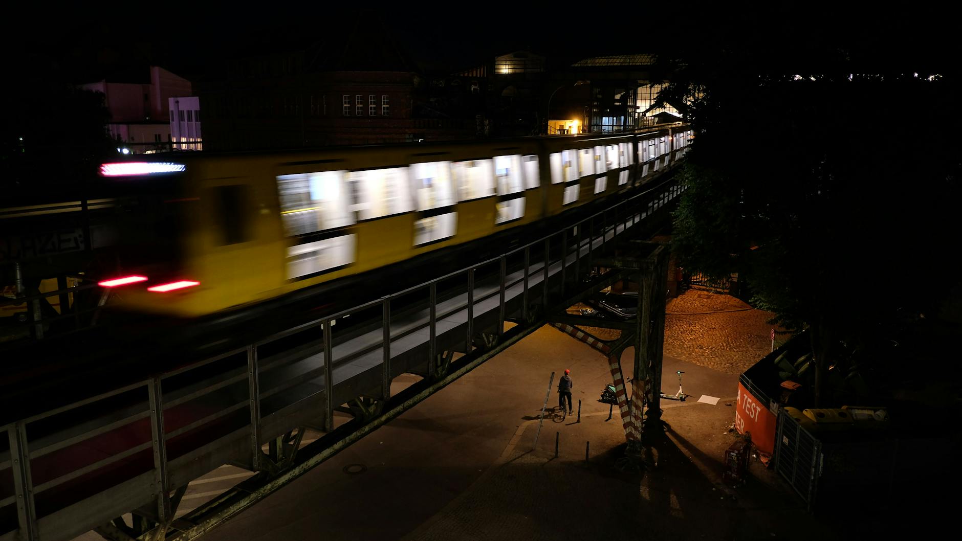 Eine moderne Ausführung der U2 am U-Bahnhof Gleisdreieck