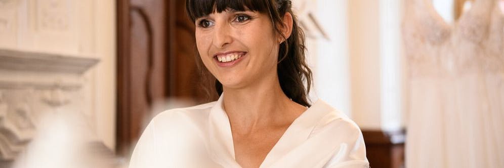 Juliane kommt aus Brandenburg, ist im normalen Leben von den Männern enttäuscht und wurde deshalb von ihrer besten Freundin für die TV-Show „Hochzeit auf den ersten Blick“ angemeldet.