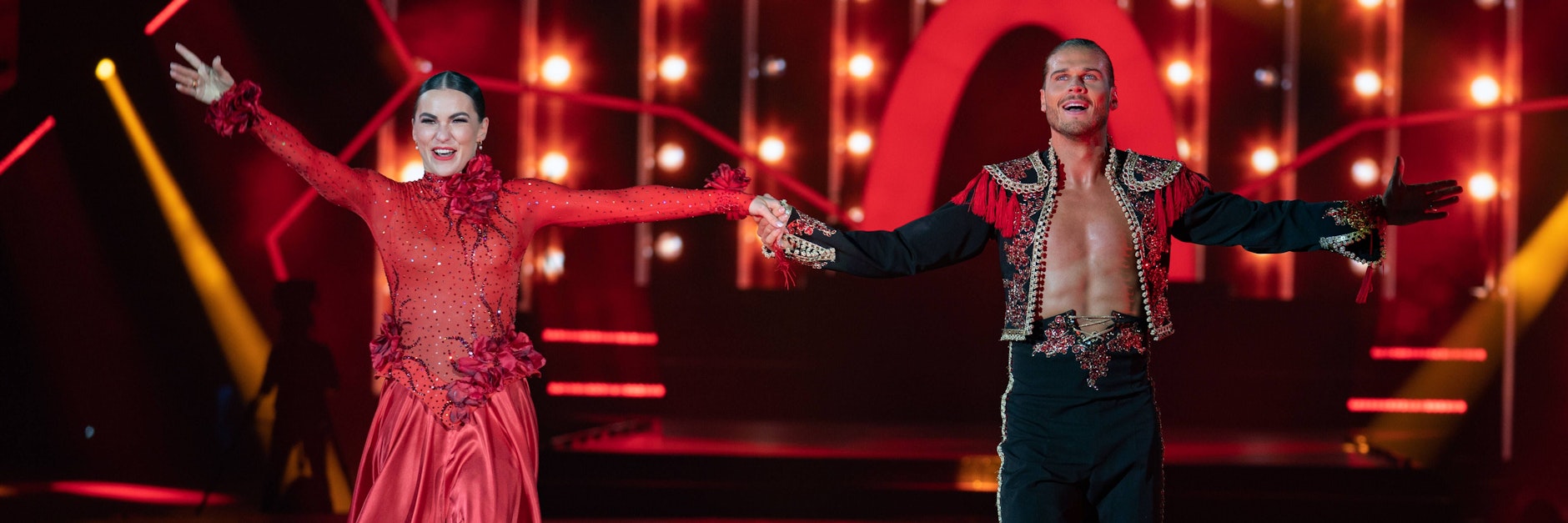 Rurik Gislason und Renata Lusin bei der Let's Dance-Tour 2021.