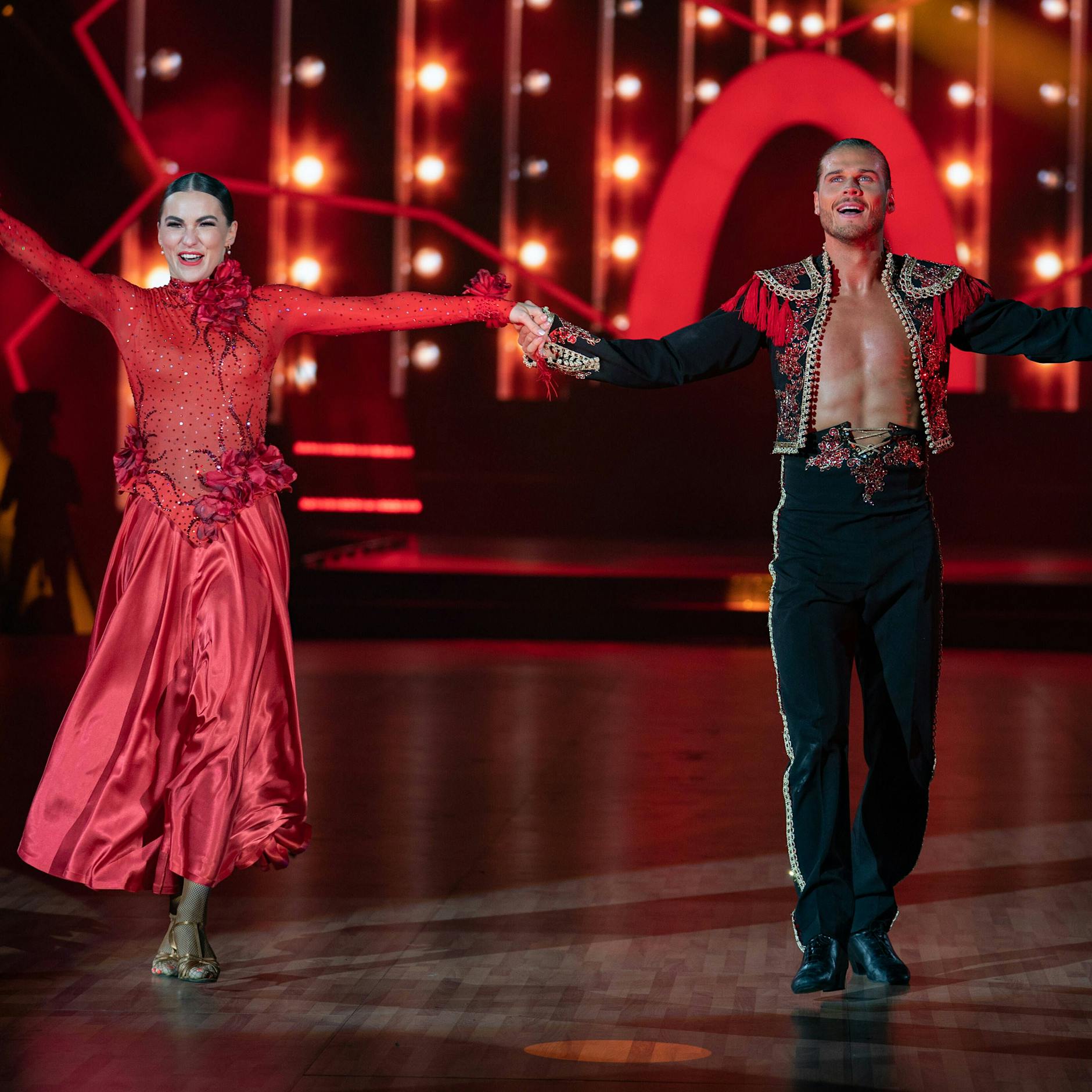 Glatzen-Schock bei Rurik Gislason: Hat der „Let's Dance“-Star wirklich seinen Zopf abgeschnitten?