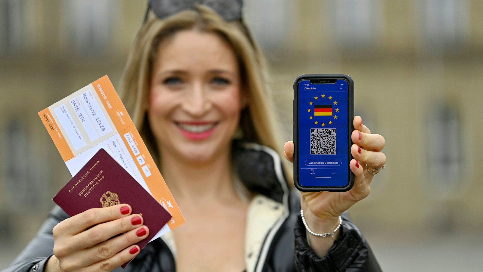 Reisen bald nur noch mit Booster-Impfung? Die EU-Kommission will die Gültigkeitsdauer des digitalen EU-Impfpasses beschränken (Symbolbild).