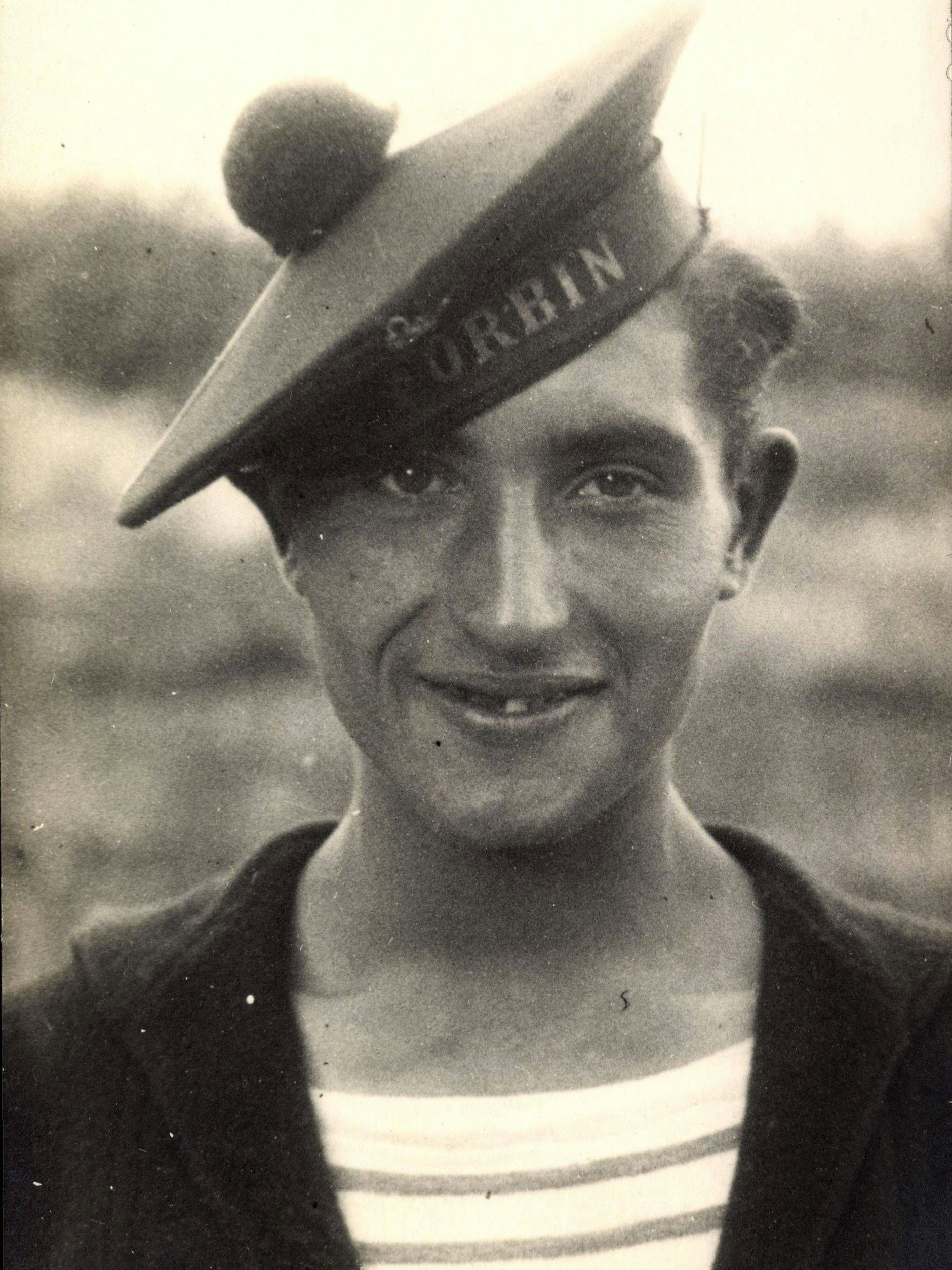 Auch dieser französische Matrose trägt eine Bommel auf der Mütze - sein kleiner Stoßdämpfer.