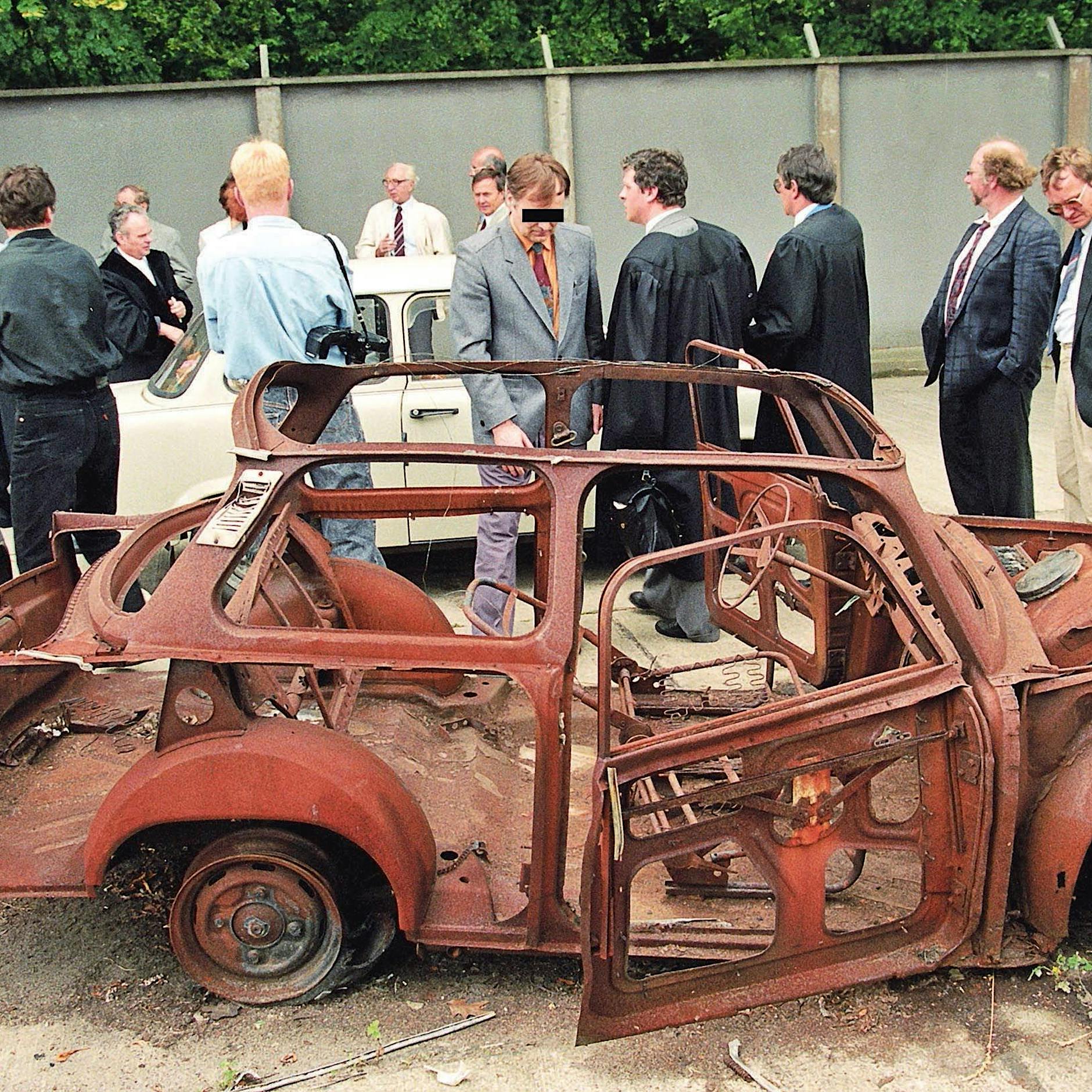 Todesfalle Trabi: Warum ein Fliesenleger die Familie kaltblütig verbrennen ließ