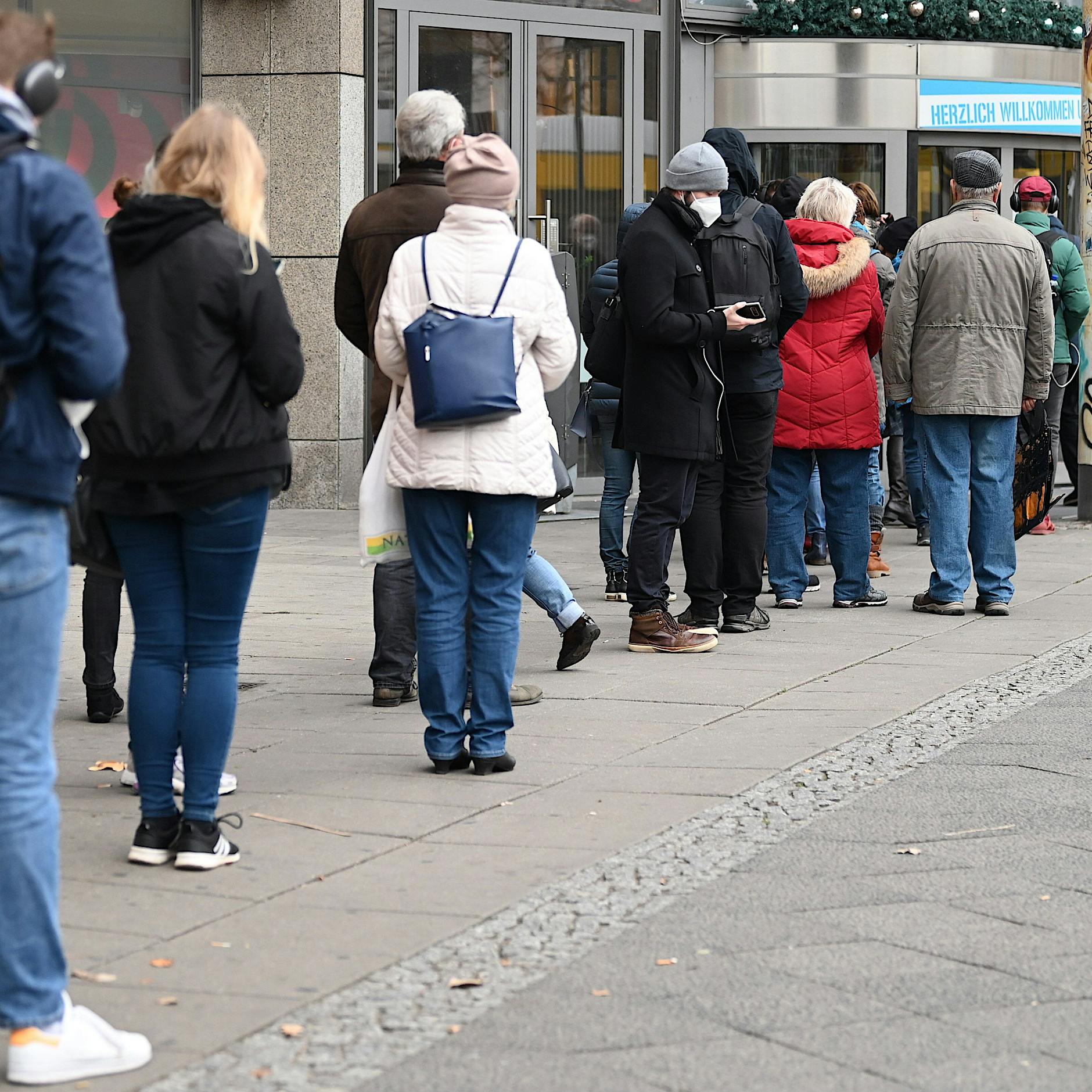 Berlin: Neue Impfzentren in Karlshorst, Marzahn und am Ring-Center