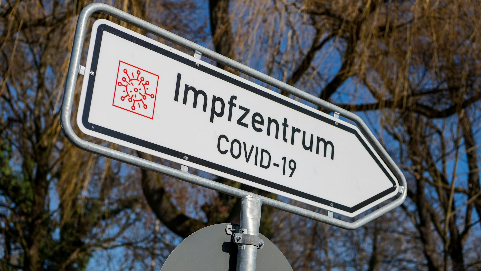 Mehrere neue Corona-Impfzentren gehen im Berliner Osten an den Start, beispielsweise in Marzahn und Karlshorst (Symbolbild).