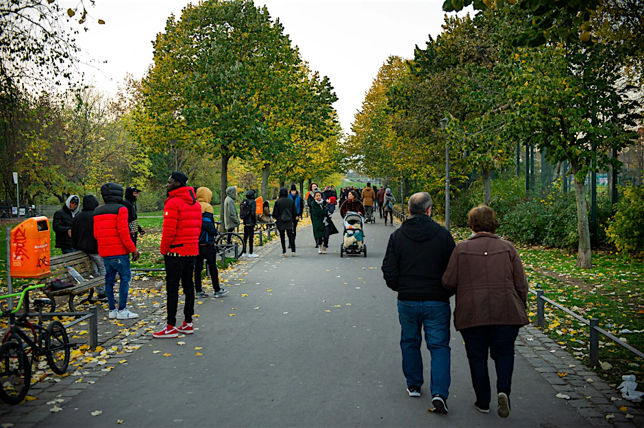 Fast nur Flaneure im Görlitzer Park in Berlin-Kreuzberg: Künftig zählt nur noch das konkrete Verhalten einer Person, um sie zu kontrollieren.&nbsp;