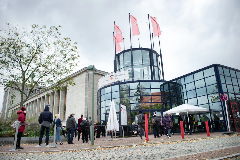Berlin: Impfzentrum auf dem Messegelände bleibt bis Februar