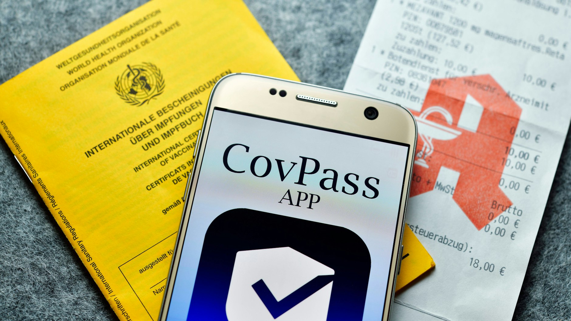 In Berlin reicht das gelbe Heft als Impfnachweis bei Veranstaltungen nicht aus (Symbolbild).