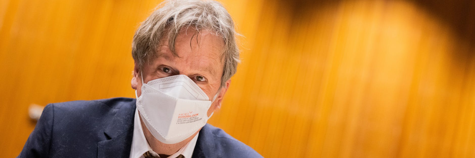 Wetterexperte Jörg Kachelmann sitzt im Untersuchungsausschuss des NRW-Landtags zur Hochwasserkatastrophe von Mitte Juli und wird als Zeuge befragt. Kachelmann hatte Stunden vor der Flut in einem Tweet gewarnt. 
