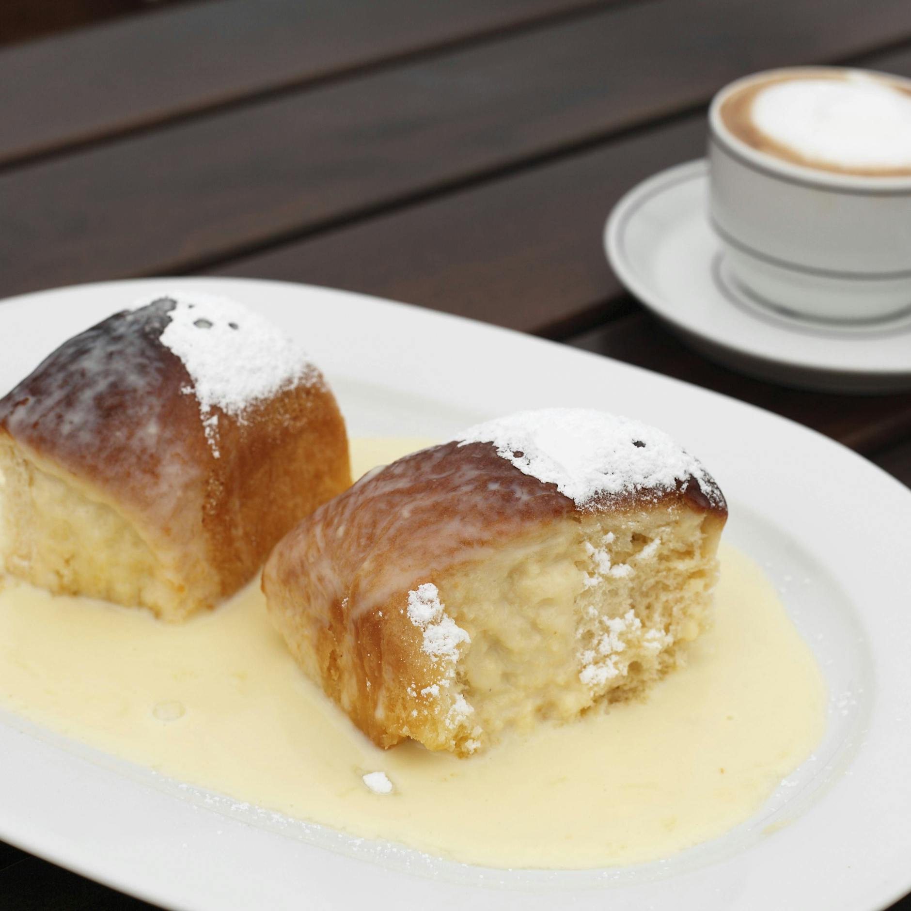 Klassiker aus der DDR: Kennen Sie noch Buchteln? Mit diesem einfachen Rezept schmecken sie wie bei Oma