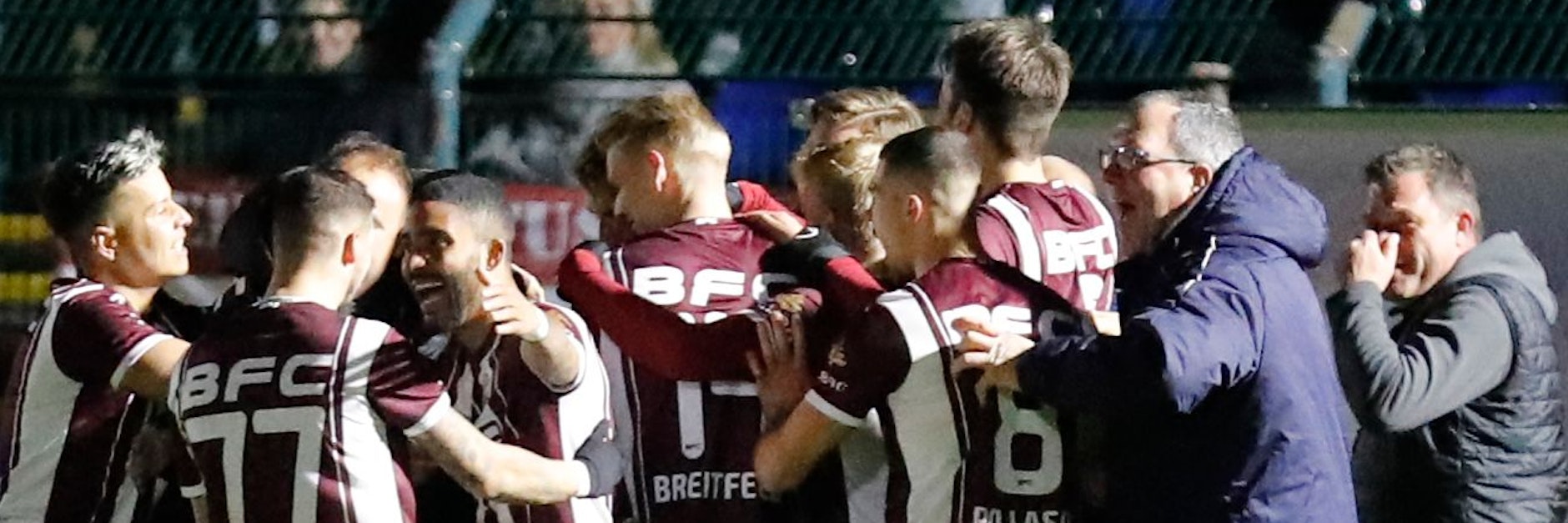 Haben allen Grund zur Freude: Der BFC dynamo feiert das Tor zum 2:0 gegen die VSG Altglienicke.