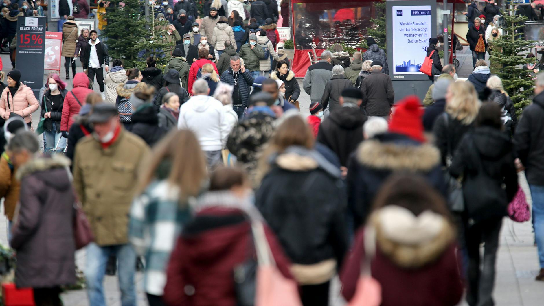 Die Nationale Akademie der Wissenschaften fordert sofortige Kontaktbeschränkungen (Symbolbild). 