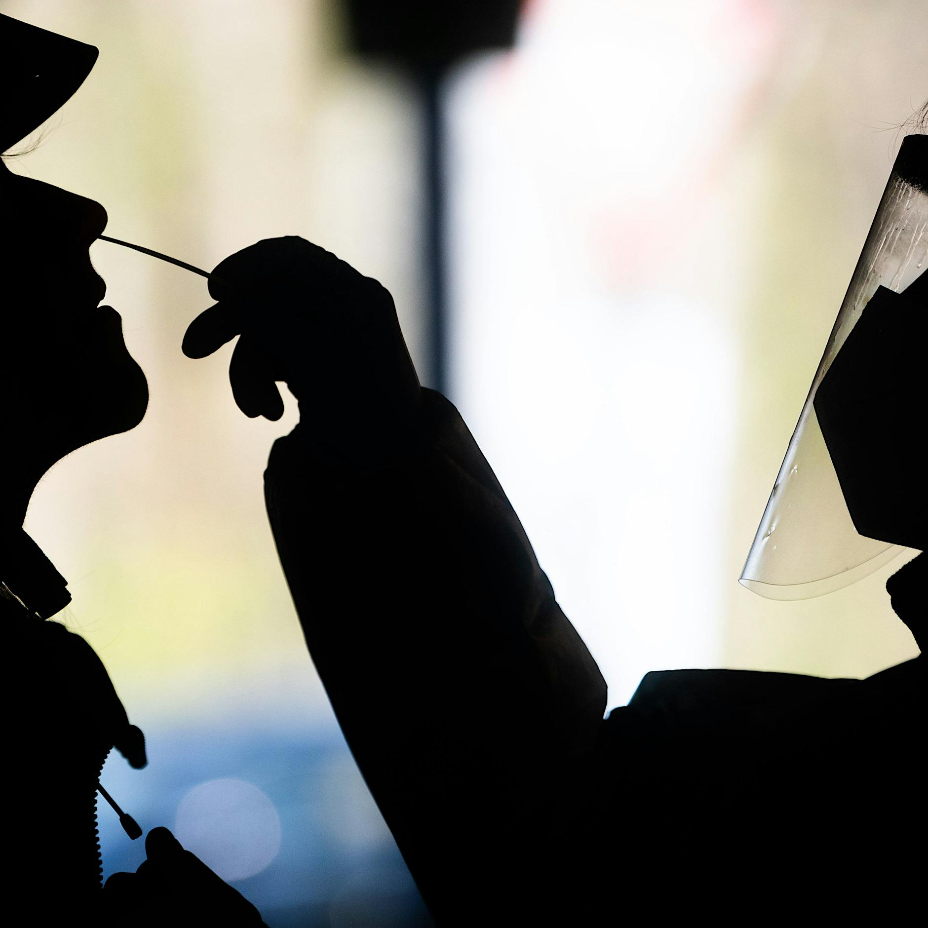 Omikron: Was wir bisher über die neue Corona-Variante wissen