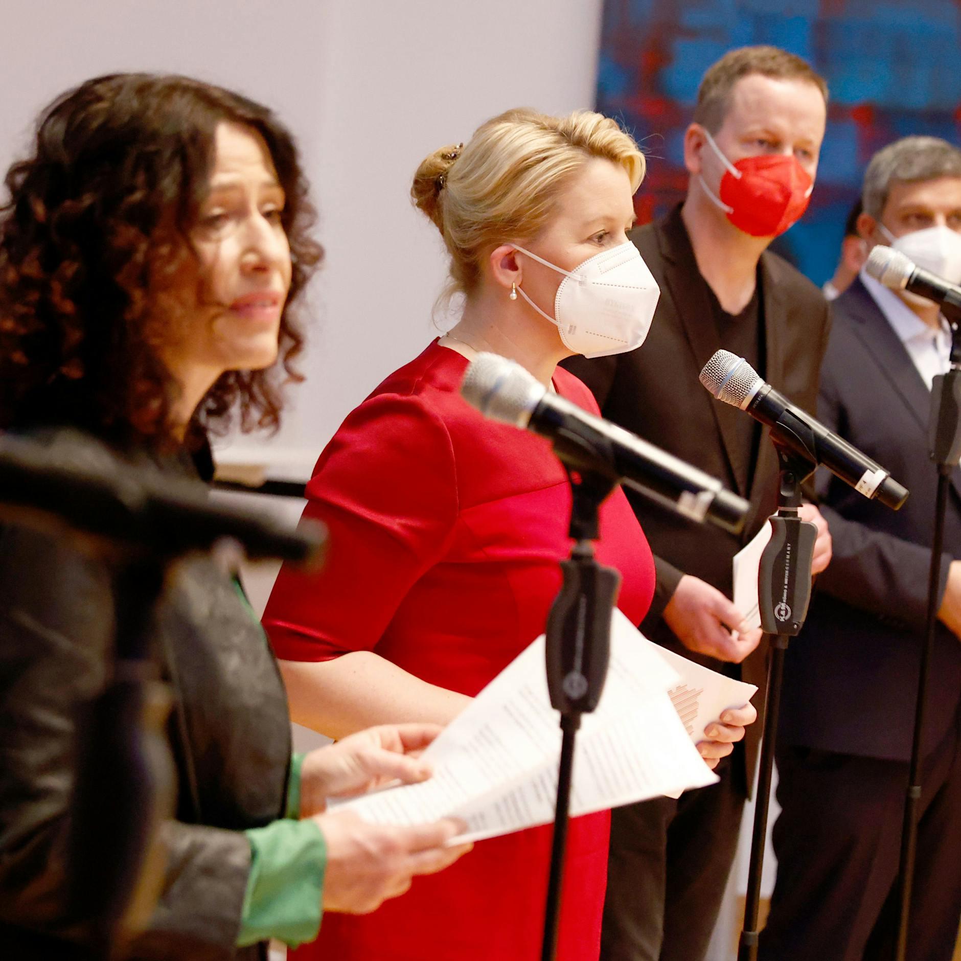 Rot-Grün-Rot stellt Koalitionsvertrag vor