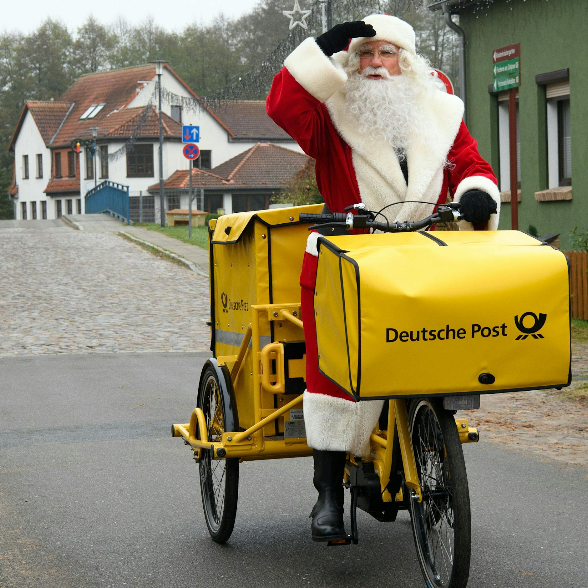 Briefe und Pakete zu Weihnachten: Wann müssen sie abgeschickt sein, damit sie rechtzeitig ankommen?