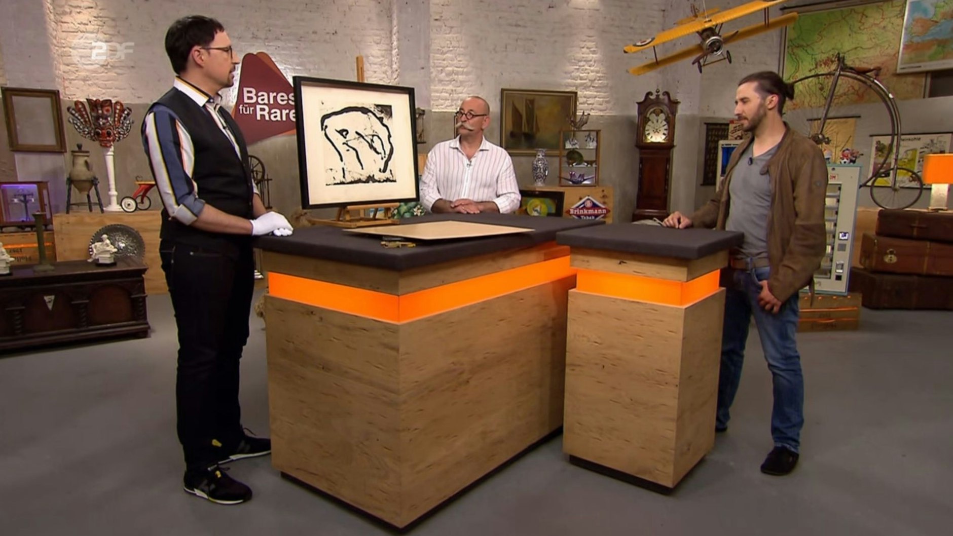 „Bares für Rares“-Experte Colmar Schulte-Golz erklärt das wirklich einzigartige Kunstwerk von Emil Schumacher.
