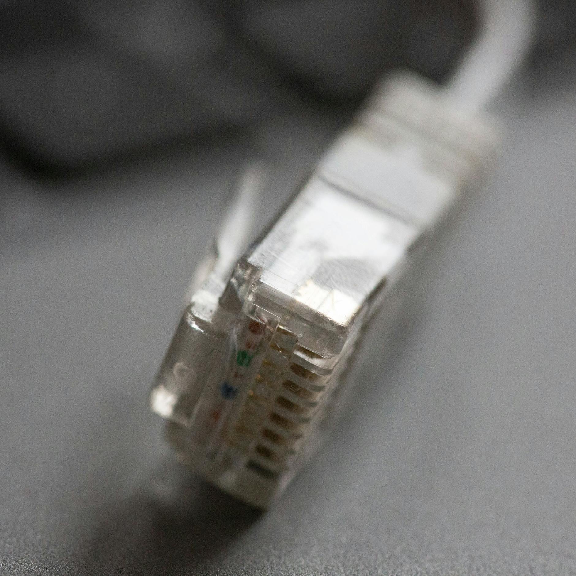 Weniger zahlen für langsames Internet? Ab Dezember ist das möglich! DAS müssen Sie wissen