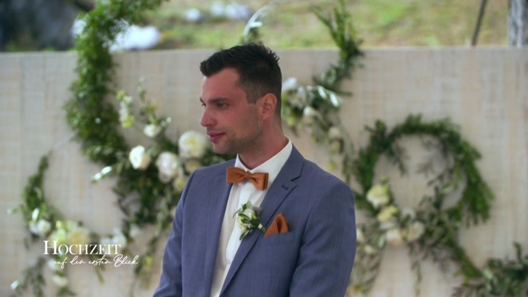 Robert tritt vor seiner „Hochzeit auf den ersten Blick“ voll ins Fettnäpfchen.