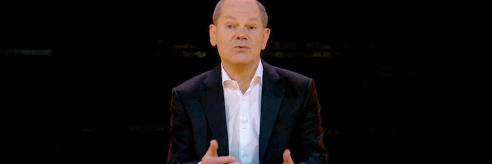 Der designierte Kanzler Olaf Scholz (SPD) rief in der Sendung von Joko und Klaas zum Impfen auf und sagte: "Es ist mir bewusst, dass Abstand halten und jung sein nur sehr schlecht zusammenpassen." 