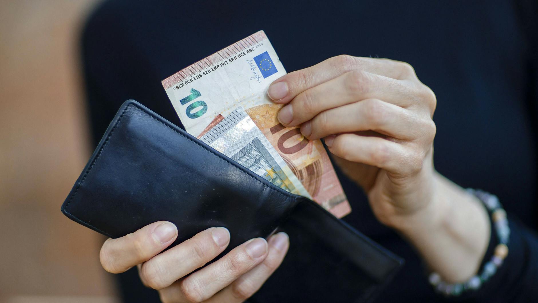 Die Mittelschicht in Deutschland ist seit 1995 um sechs Prozentpunkte geschrumpft (Symbolbild).