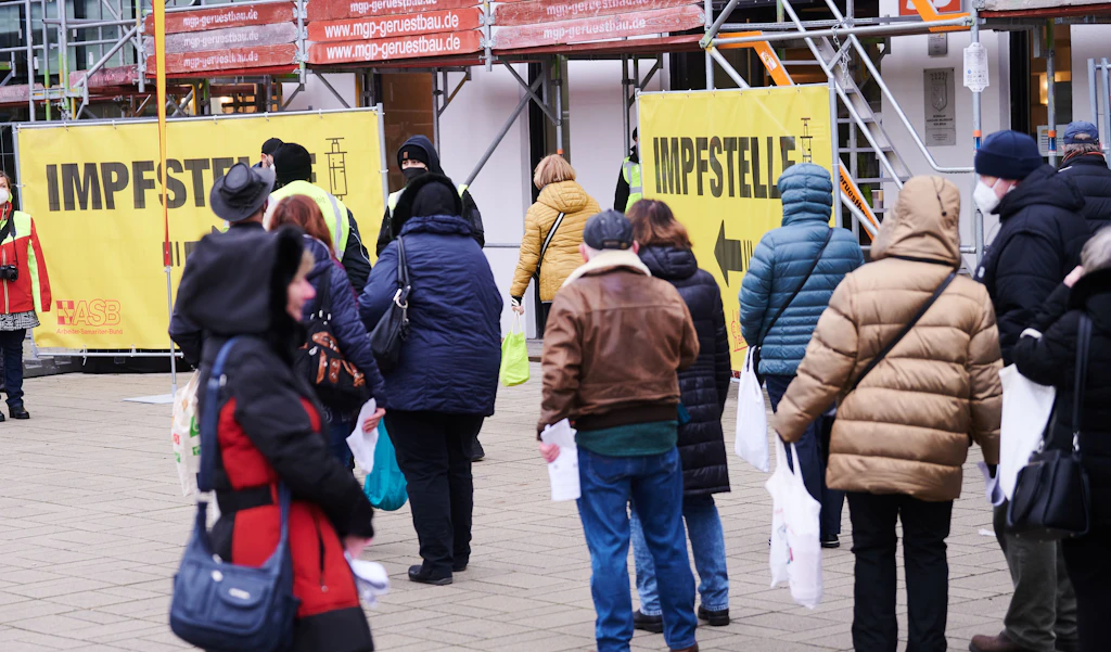 Riesen-Frust, zu wenig Impfstoff: 1000 Berliner Arztpraxen stoppen Corona-Impfung