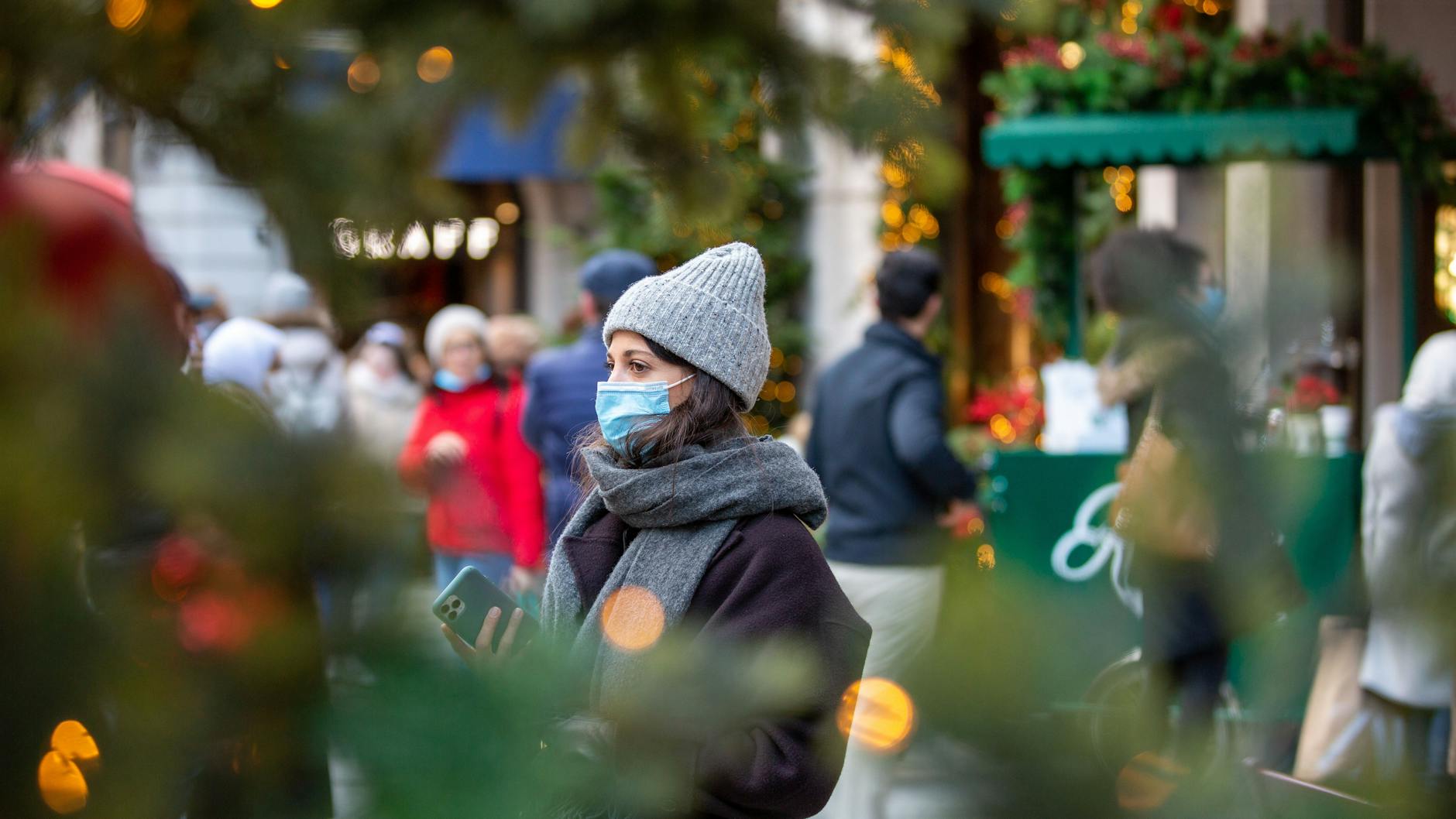 Reiserückkehrer können die Omikron-Variante schon eine Weile eingeschleppt haben, sagen Fachleute.