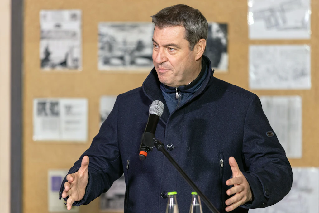Söder: Corona-Impfpflicht notfalls mit Strafen durchsetzen