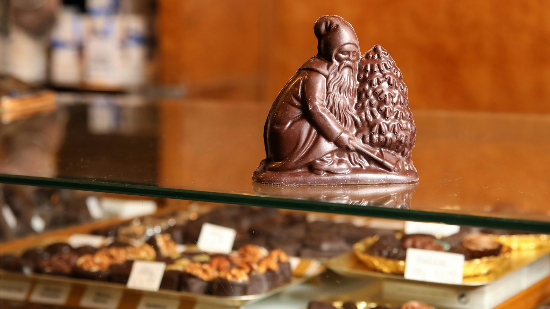 Bei Erich Hamann gibt es edle Schokoladen zu kaufen, besonders berühmt ist die Bitterschokolade.