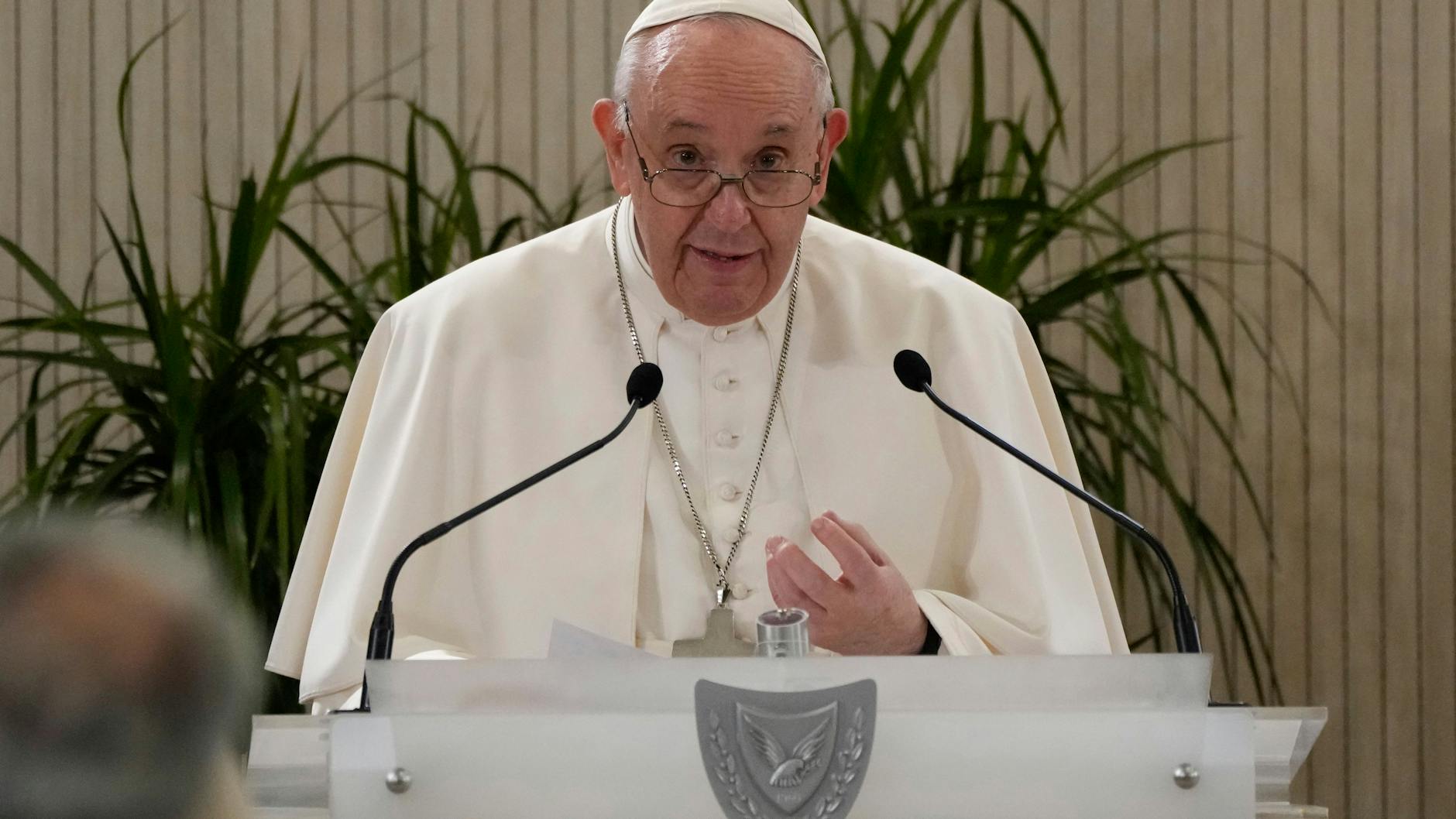Der Papst will 50 Migranten aus Zypern mit nach Rom nehmen.