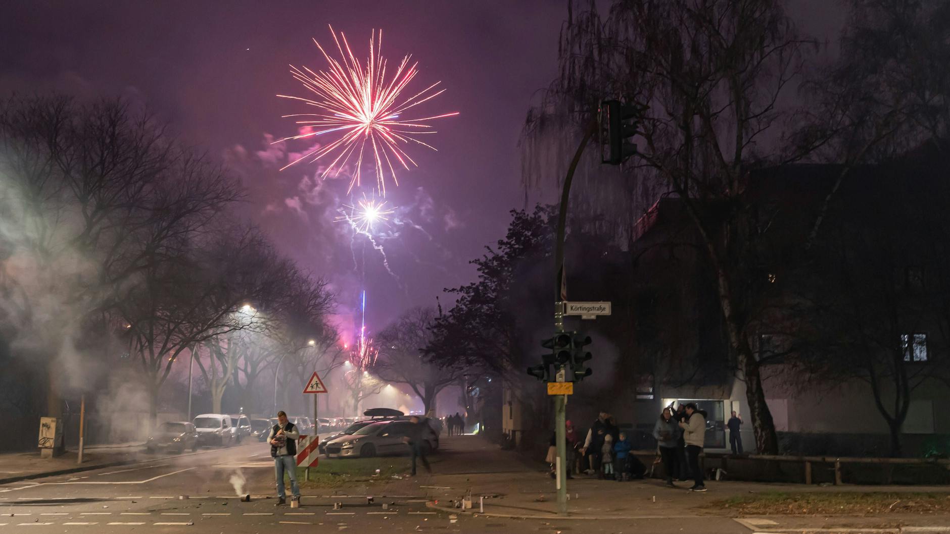 Vergangenes Silvester bestand auch schon ein Verkaufsverbot für Feuerwerk (Archivbild): Geknallt wurde trotzdem.