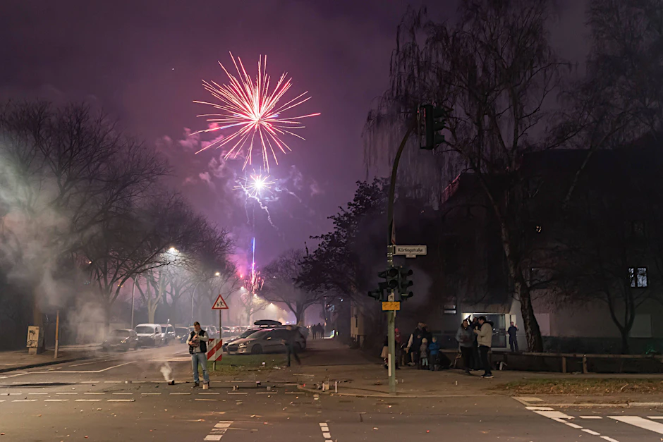 Vergangenes Silvester bestand auch schon ein Verkaufsverbot für Feuerwerk (Archivbild): Geknallt wurde trotzdem.
