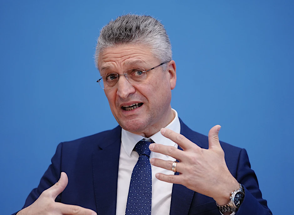 RKI-Chef Lothar Wieler spricht am Freitag auf einer Pressekonferenz zur Corona-Lage.
