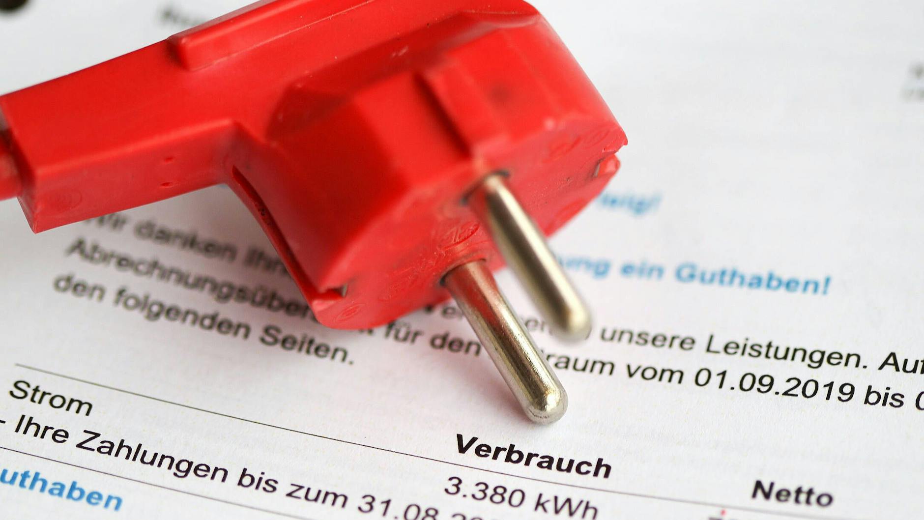 Auf viele Haushalte kommt mit Jahresbeginn eine Strompreiserhöhung zu.